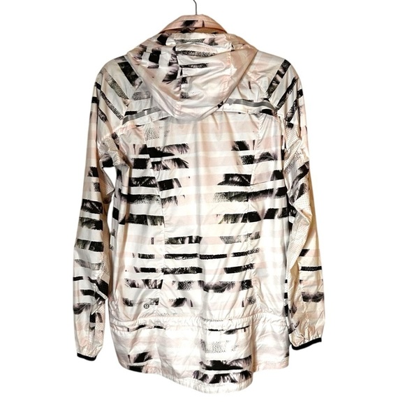 Lululemon Miss Misty Jacket- Lightweight Packable Waterproof Wind Breaker- Size6 - Picture 5 of 12